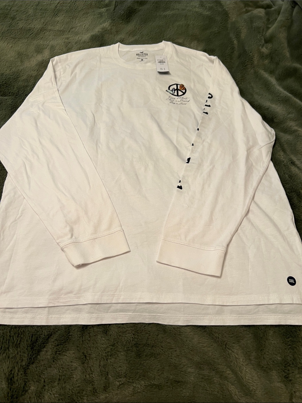 New Mens Xxl Hollister Long Sleeve Graphic Tee.